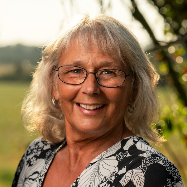 Portrait of Shelley Wilson, Founder of Swale Tutoring Service